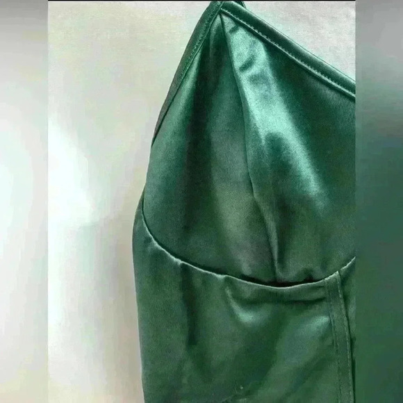 Curved Hem Satin Cami Top - Picture 2 of 4